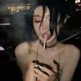 万一她真是好女孩呢的头像
