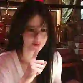 偷偷流眼泪的头像